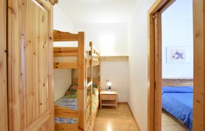 2 bedrooms