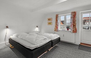 2 bedrooms, free WiFi