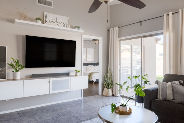 3 chambres, coffres-forts dans les chambres, bureau, lit parapluie