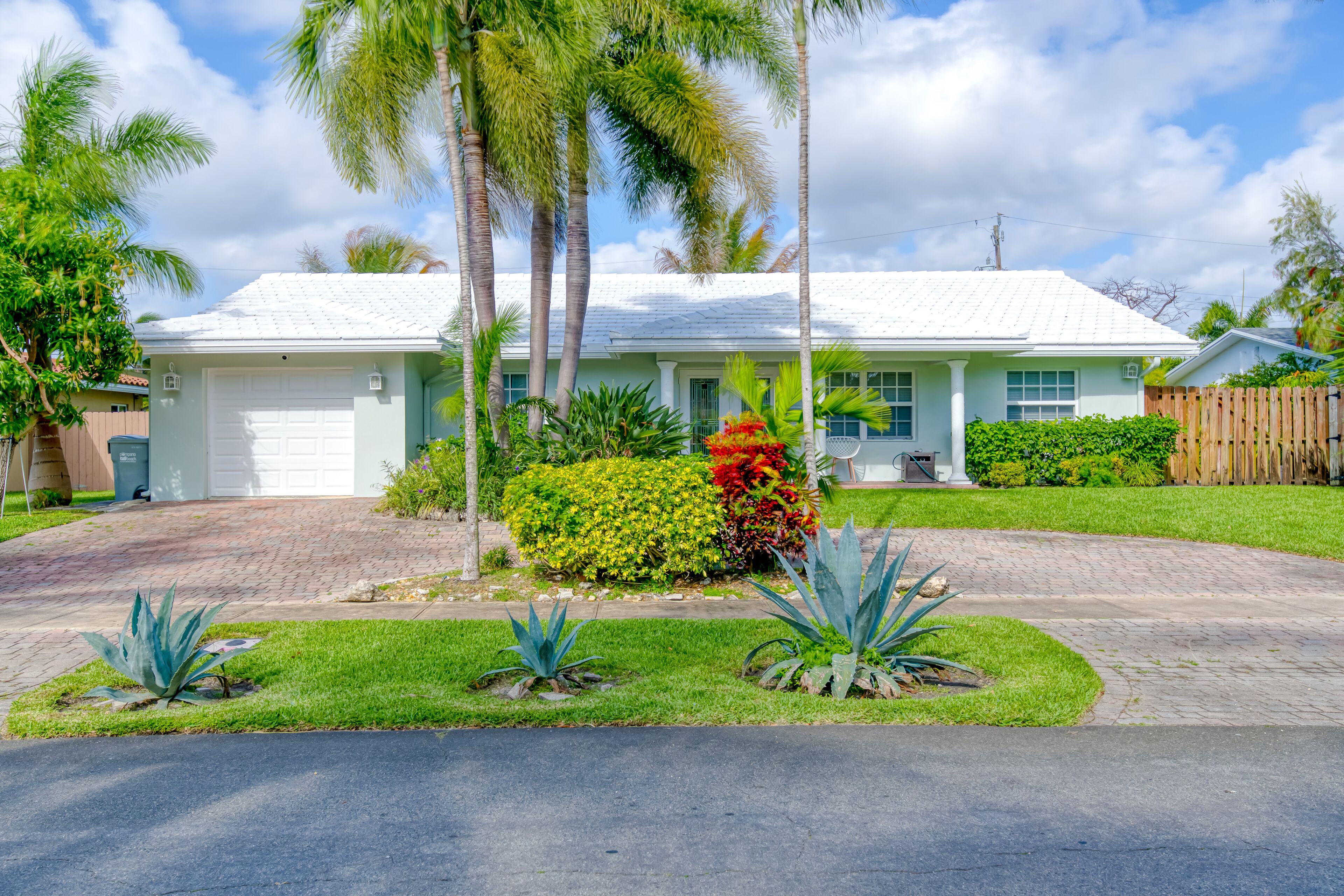 Updated, mid-century home with private pool, patio, central AC - near the beach