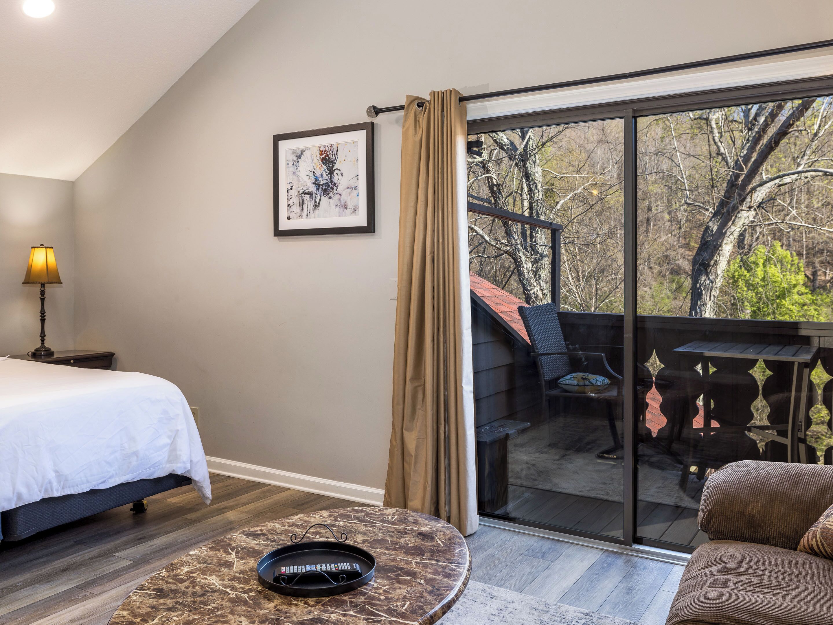 1 slaapkamer, een strijkplank/strijkijzer, gratis wifi, beddengoed