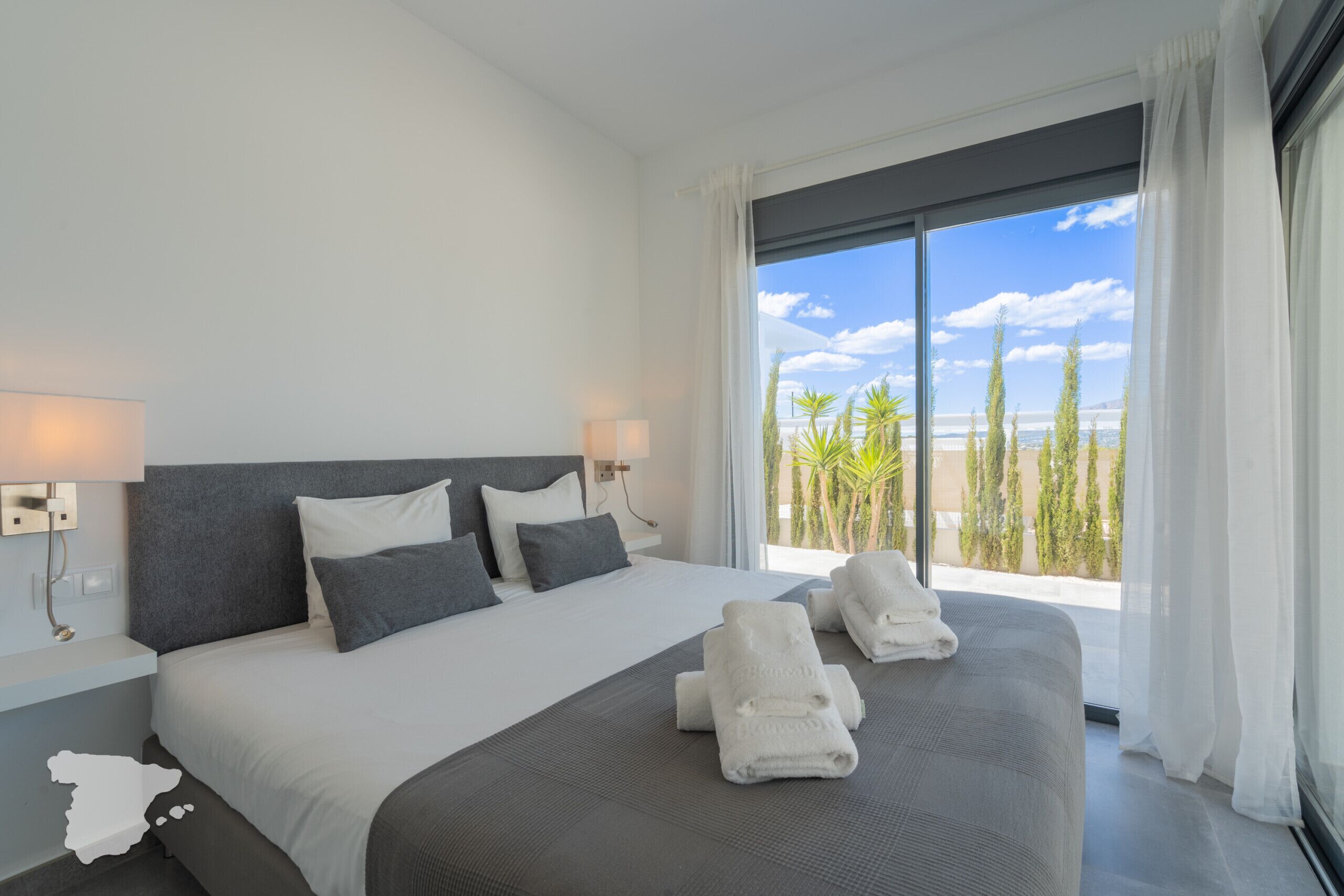 4 chambres, fer et planche à repasser, Wi-Fi gratuit, draps fournis