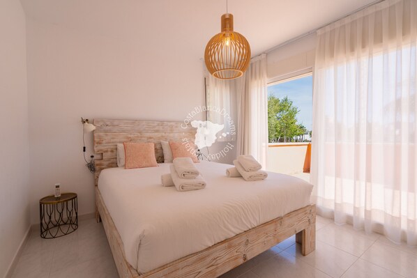3 habitaciones, tabla de planchar con plancha y wifi gratis 