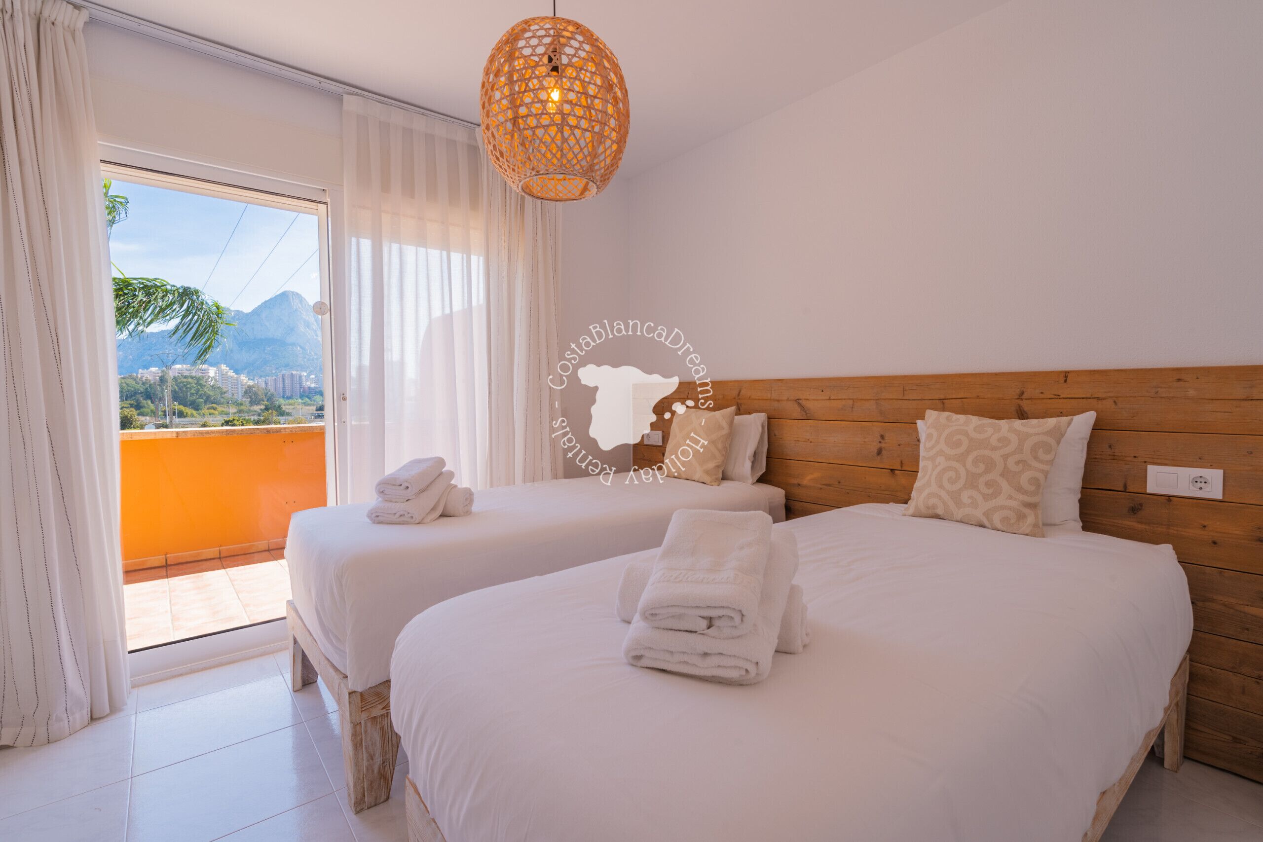3 dormitorios, tabla de planchar con plancha, wifi gratis y ropa de cama