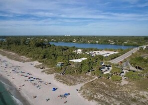 Liegestühle, Strandtücher