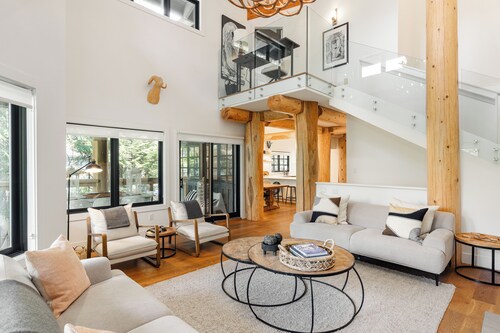 Luxury 4BR Retreat | Ski-In/Ski-Out Access | Pool & Hot Tub | Managed by Aloha Whistler
