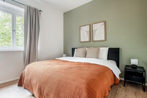 2 quartos, ferros/tábuas de passar roupa, Wi-Fi, roupa de cama