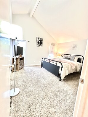 3 bedrooms, iron/ironing board, free WiFi, bed sheets