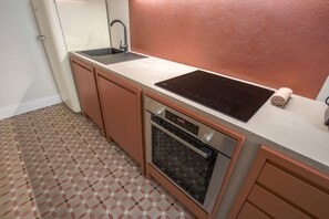 Kühlschrank, Ofen, Herdplatte, Geschirrspüler