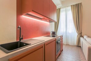 Fridge, oven, stovetop, dishwasher - Seggiole Boutique Apartment Iris (Firenze)