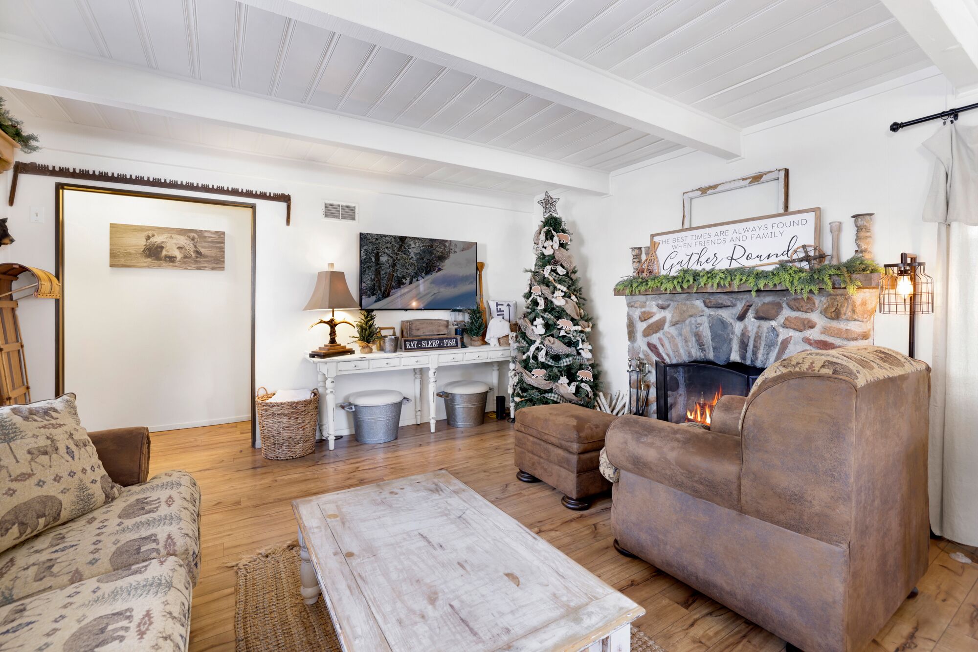 Cottontail Cottage- Cozy Walk to Lake Chalet- Games