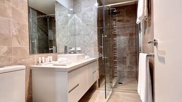 Apartment | Bathroom | Shower, free toiletries, towels