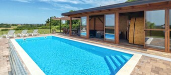 Lovely home in Kupinovac