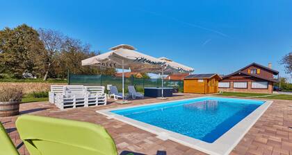 Lovely home in Kupinovac