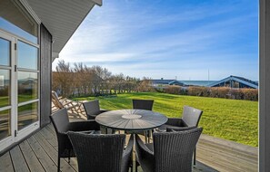 Outdoor dining - 4 bedroom beautiful home in Slagelse (Slagelse)