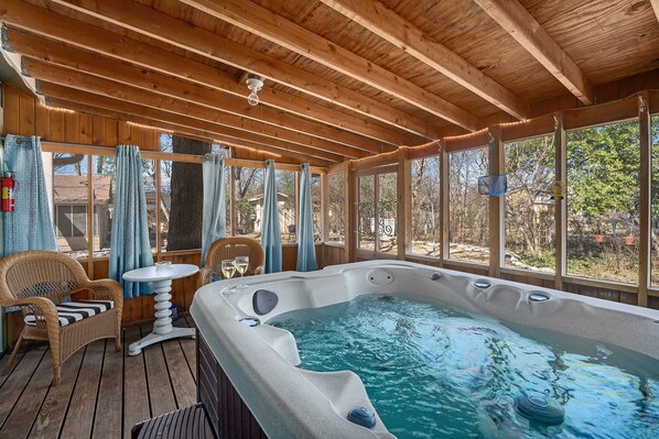 Indoor spa tub