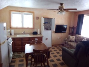 Unclassified image, 4 of 7, button