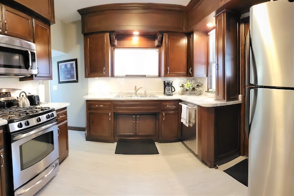 Geladeira, micro-ondas, fogão, cooktop