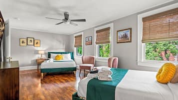 4 bedrooms, iron/ironing board, WiFi, bed sheets