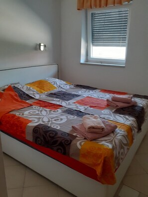 1 室のベッドルーム、WiFi、ベッドシーツ