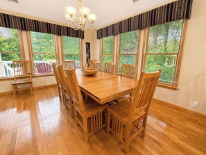Dining - Driftin South - 5 BR Oceanside Home in Duck - Short Walk to Shops & Restaurants (Duck)