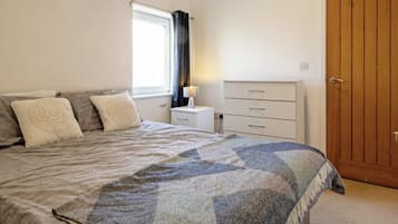 1 bedroom, iron/ironing board, WiFi, bed sheets