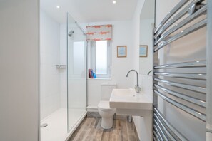 Shower, hair dryer, towels - Stylish flat between London Bridge & Tower Bridge (London)