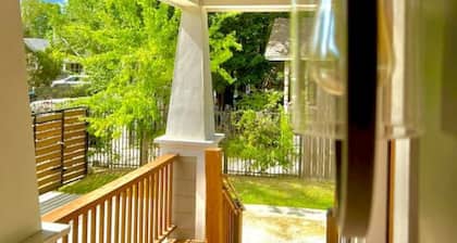 New Luxurios & Modern 3 BR Villa in the Heights