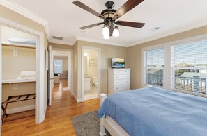 5 bedrooms, free WiFi, bed sheets