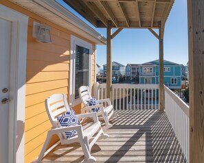 Property grounds - Legacy - A beautiful 4-bedroom home with a community dock, minutes from the ocean. (Holden Beach)
