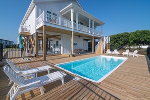 Et oppvarmet basseng