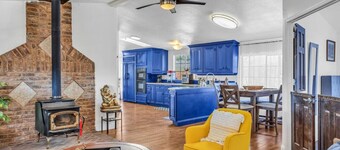 Cozy Cabin on 10 acres