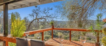 Cozy Cabin on 10 acres