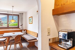 Dining - Apartment "Anni" with Mountain View, Shared Terrace & Wi-Fi (Leutasch)