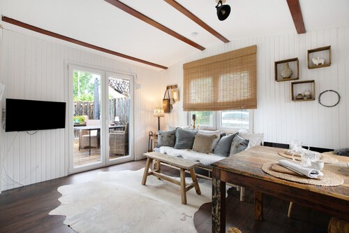 Ferienhaus "Lütte Hütte" mit Privatterrasse und WLAN