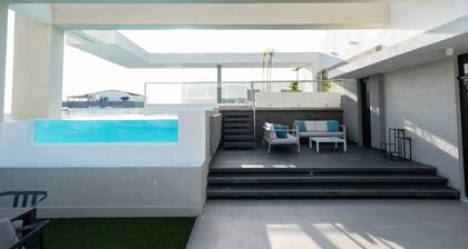 AMG Life 2BDR w/Pool, rooftop and walkable location
