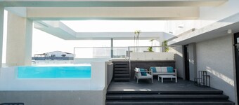 AMG Life 2BDR w/Pool, rooftop and walkable location