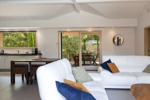 Télévision, chaîne hi-fi