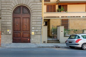 Exterior detail - Elica - Sweet Dreams in Florence (Firenze)