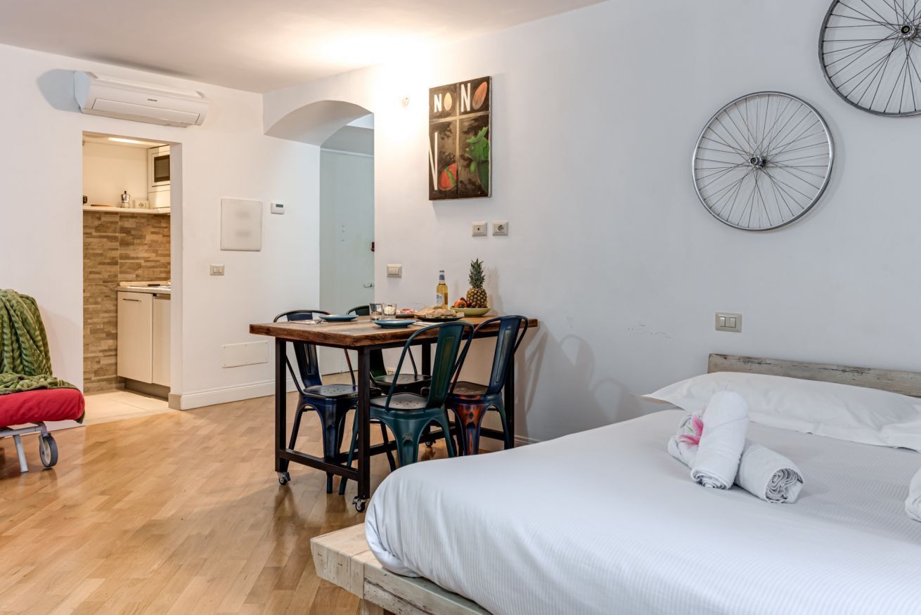 1 bedroom, desk, iron/ironing board, WiFi