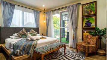 2 bedrooms, in-room safe, desk, iron/ironing board