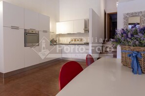 Fridge, oven, dishwasher - Q5B Appartamento - Q5B PORTO MANNU (Palau)