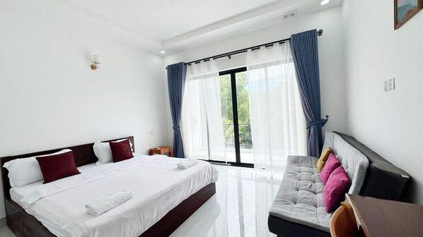 Standard Double Room | Minibar, in-room safe, soundproofing, free WiFi