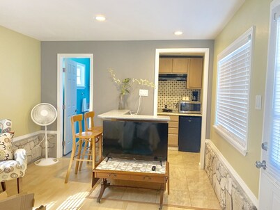Guesthouse near LAX & Long Beach Airport