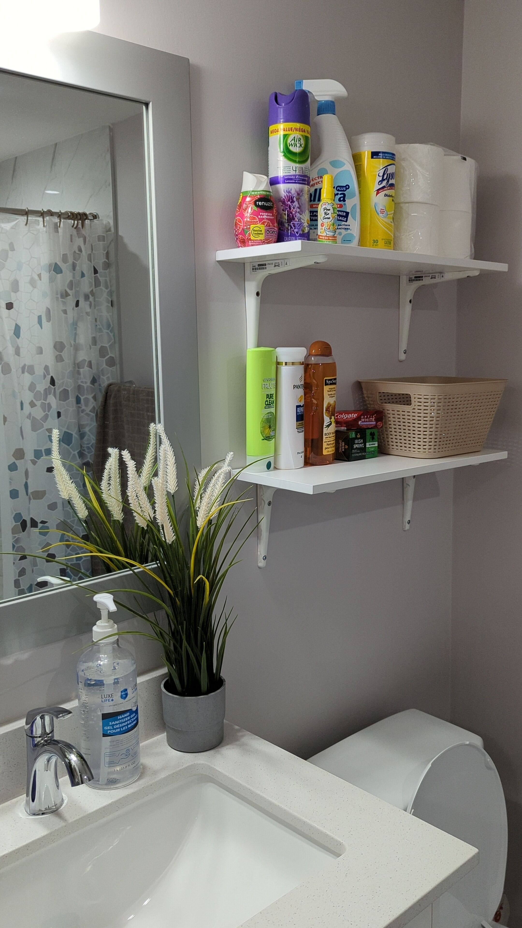 Haartrockner, Handtücher, Seife, Shampoo