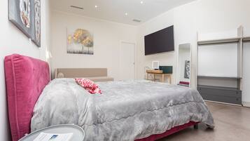 1 bedroom, free WiFi, bed sheets