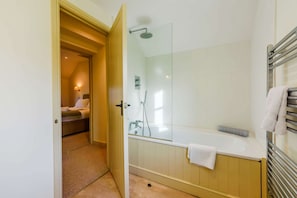 Combined shower/tub
