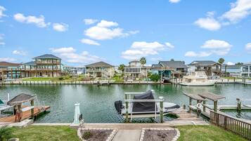 House (3 Bedrooms) | Property amenity