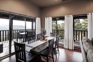 開放式客房 (3 Bedrooms) | 住宿設施服務