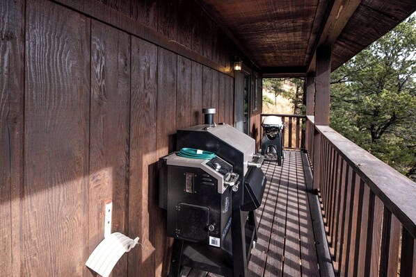 Studio (3 Bedrooms) | Property amenity